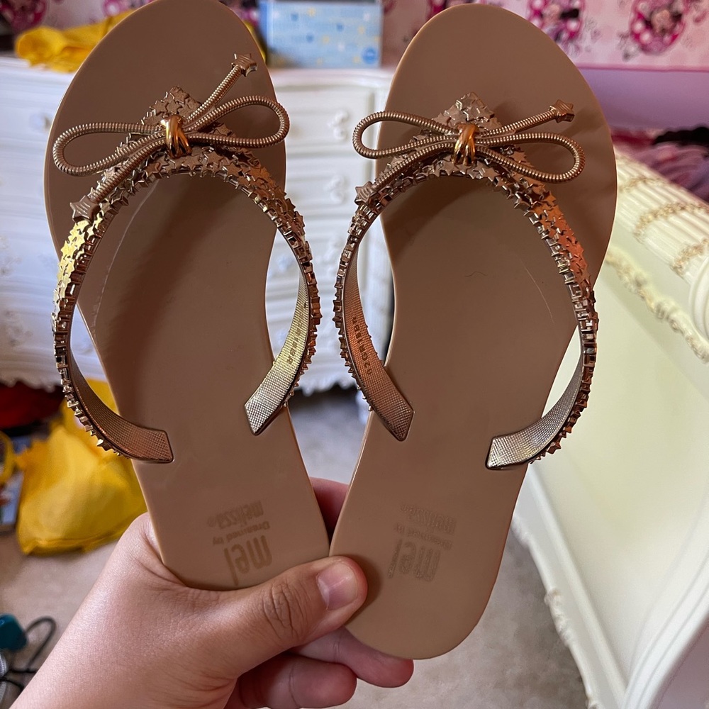 Brand new never worn Mel Dreamed by Melissa sandals girls size 3